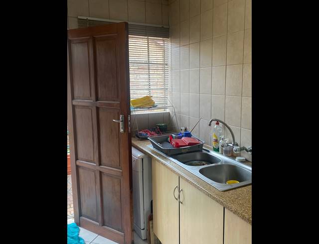 2 BEDROOM TOWNHOUSE RENTED IN MONUMENT PARK
